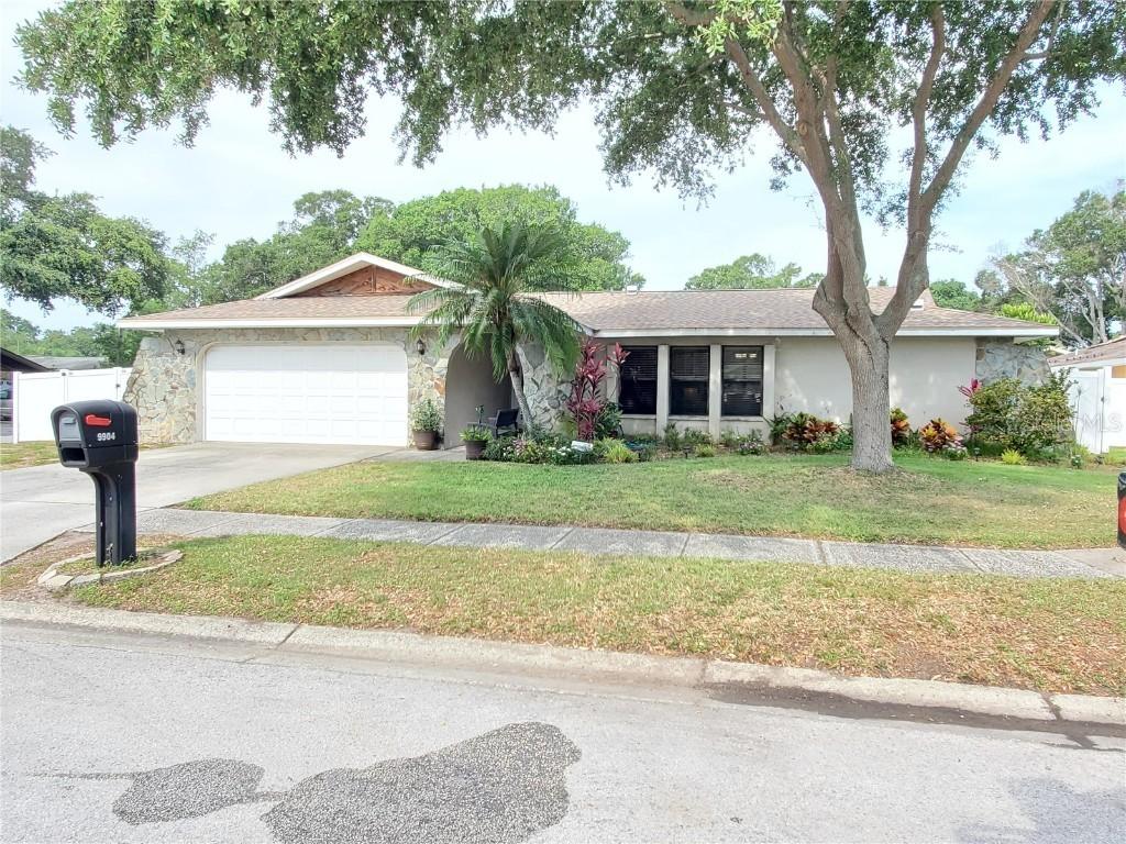 9904 120th Ct., Seminole, FL 33772