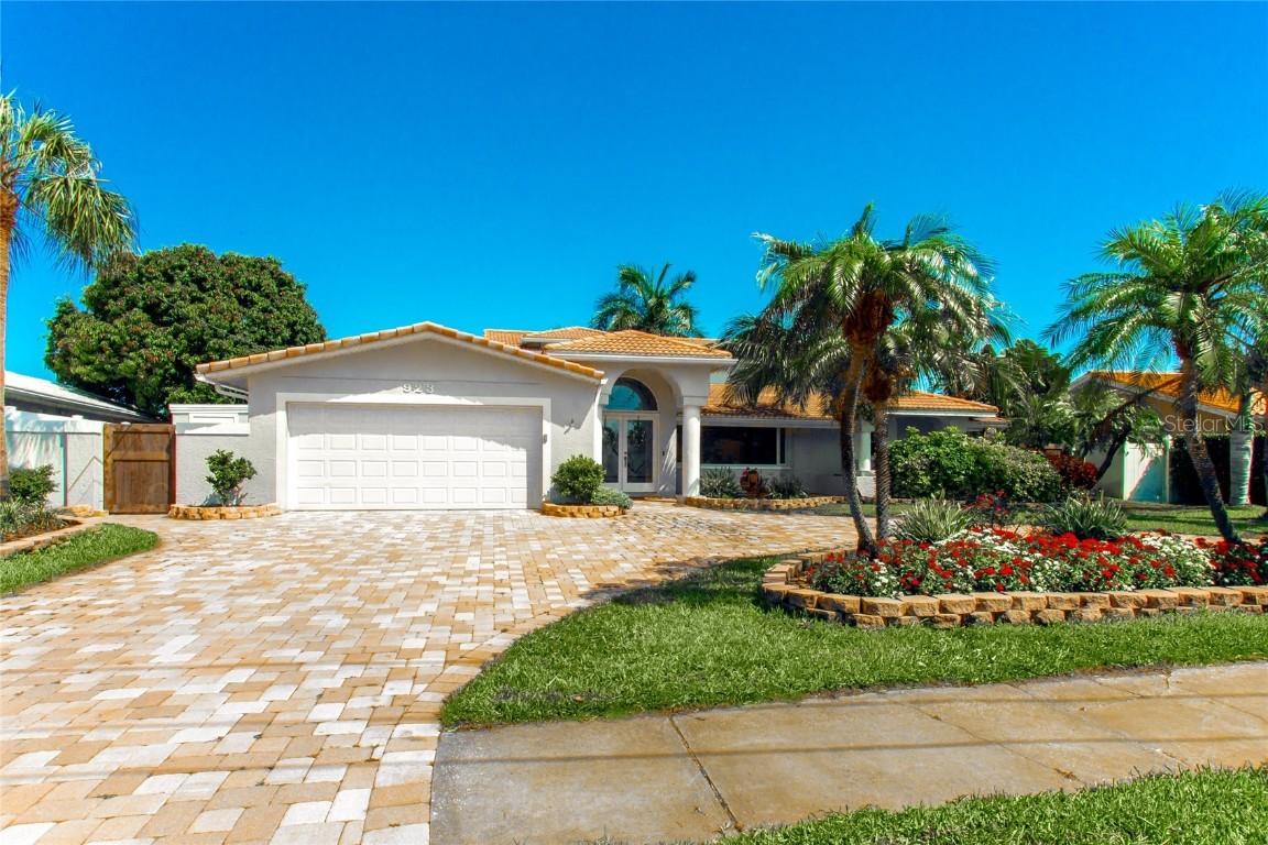 923 Eden Isle Dr., St Petersburg, FL 33704