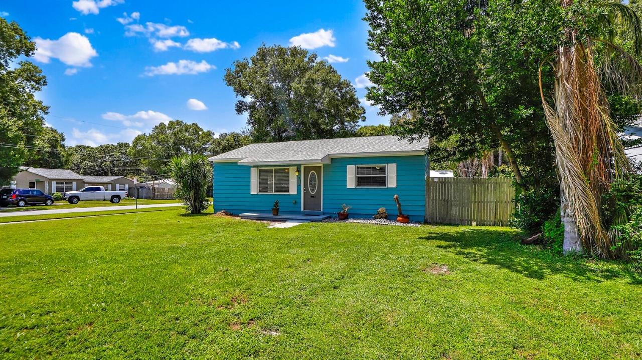 1025 Gray St., Gulfport, FL 33707