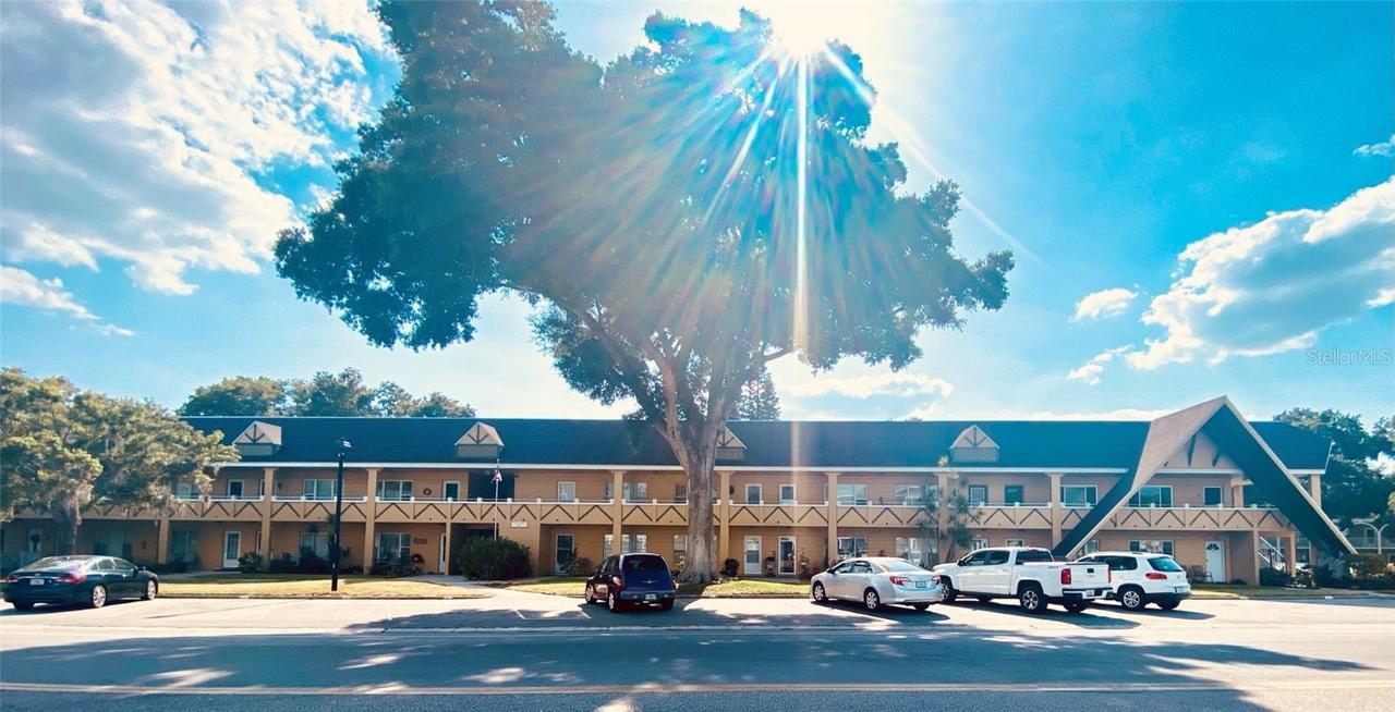 2000 World Parkway Blvd. #10, Clearwater, FL 33763