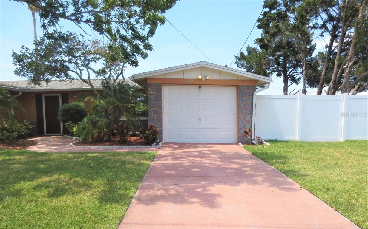 4407 Baden Dr., Holiday, FL 34691