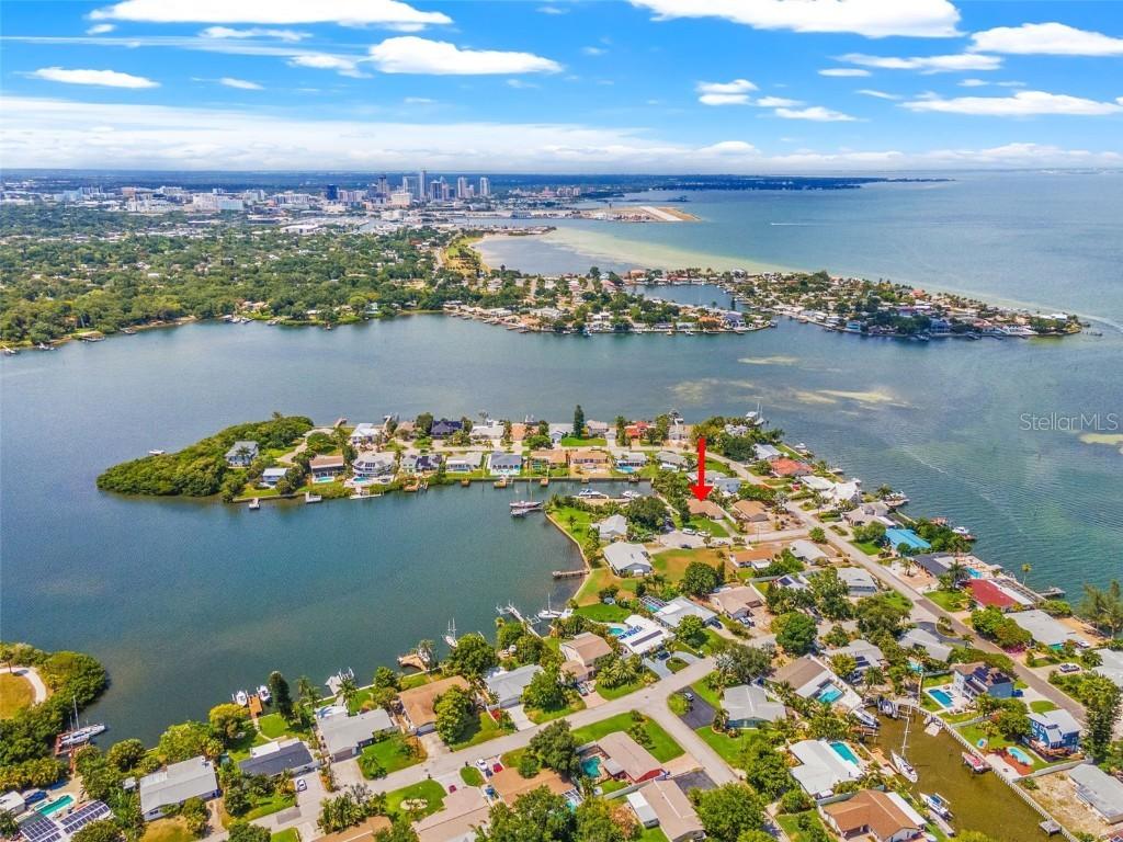 3353 Coquina Key Dr., St Petersburg, FL 33705