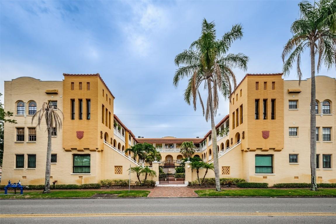 210 22nd Ave. #4, St Petersburg, FL 33704