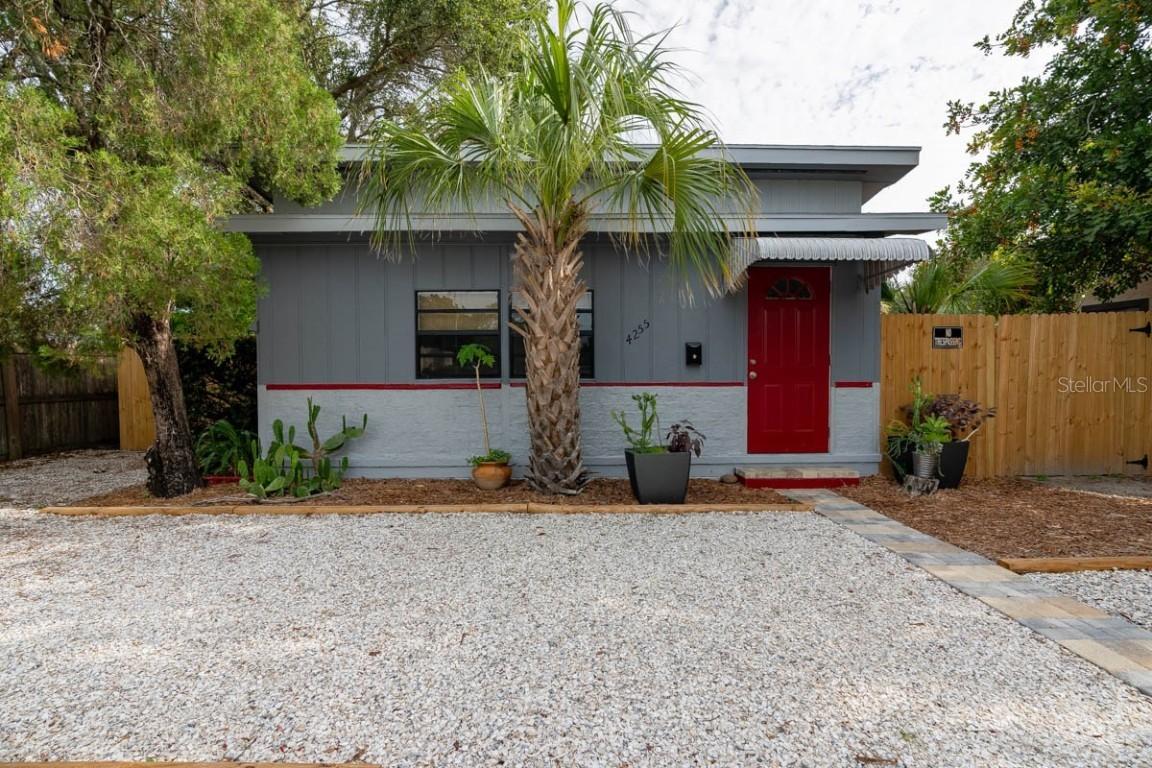 4255 15th Ave., St Petersburg, FL 33711