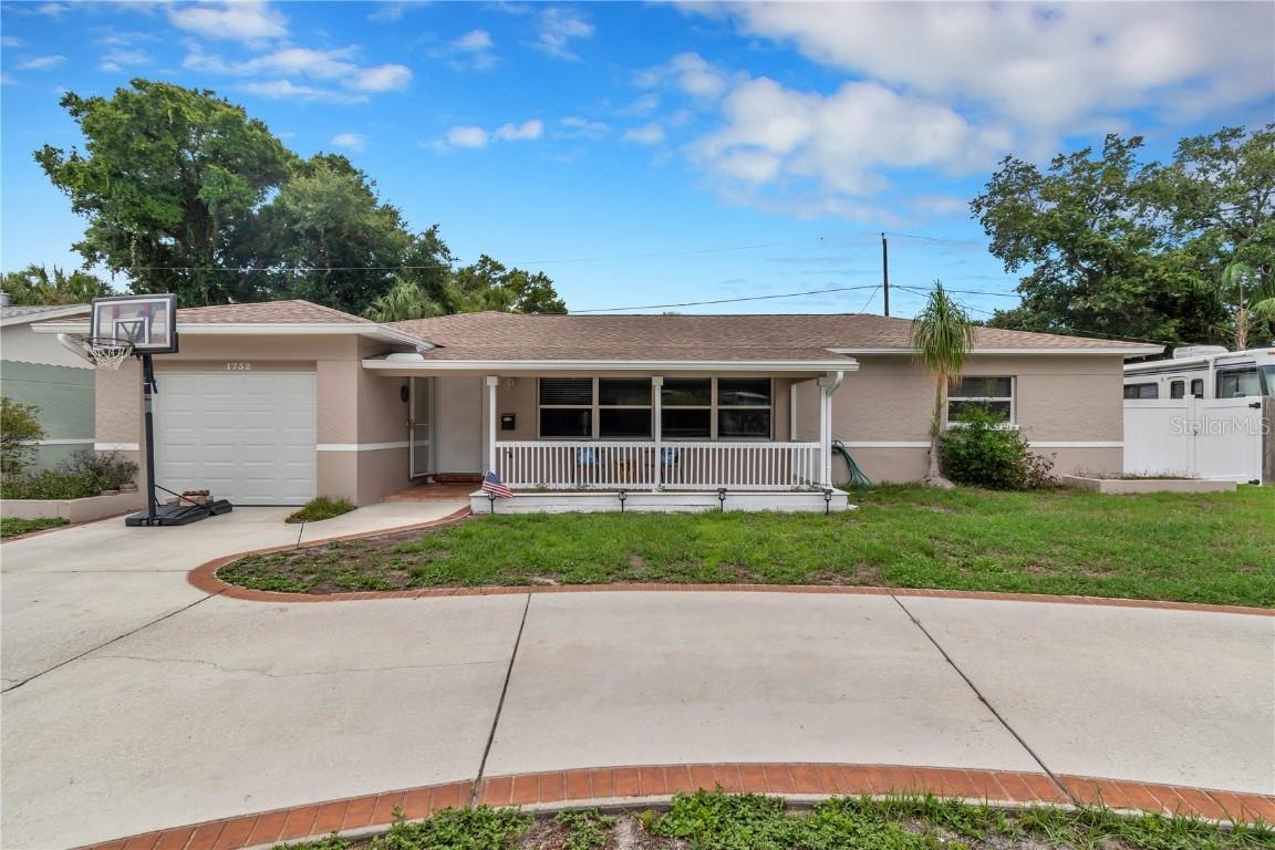 1732 65th Way, St Petersburg, FL 33710
