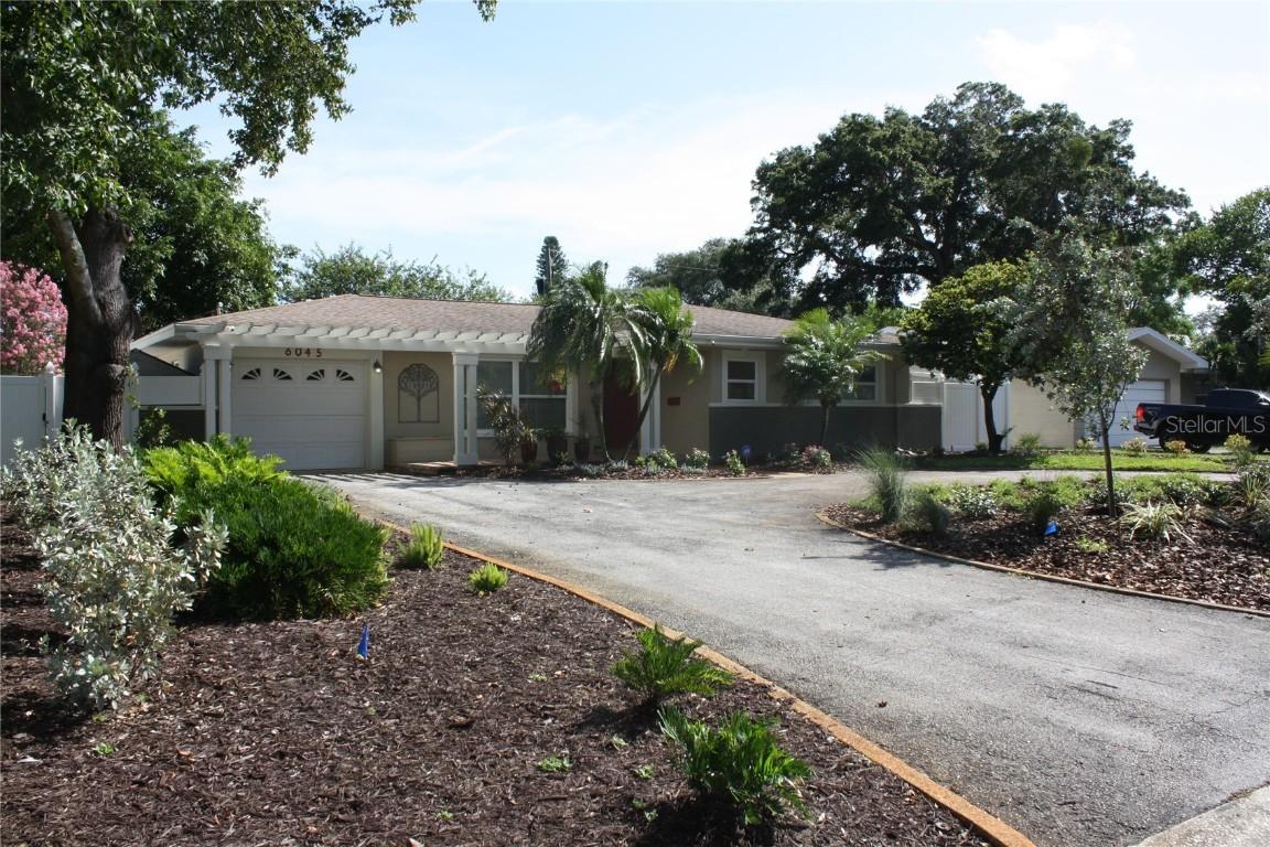 6045 2nd Ave., St Petersburg, FL 33710