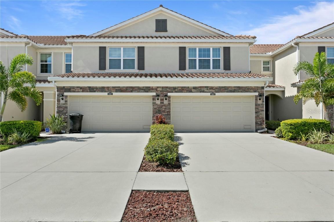 586 52nd Ter., St Petersburg, FL 33703