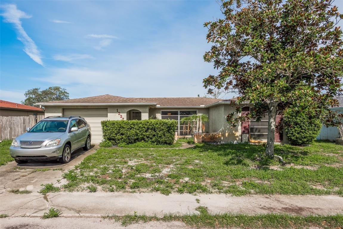 1237 Maybury Dr., Holiday, FL 34691