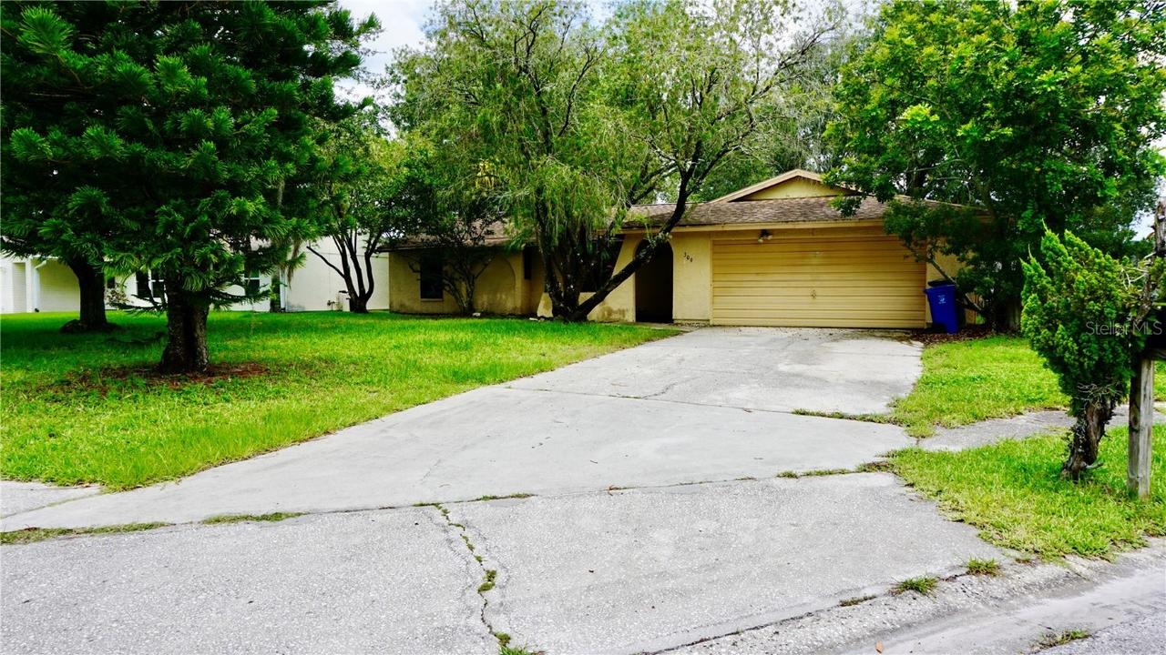 309 Fairwood Ct., Oldsmar, FL 34677