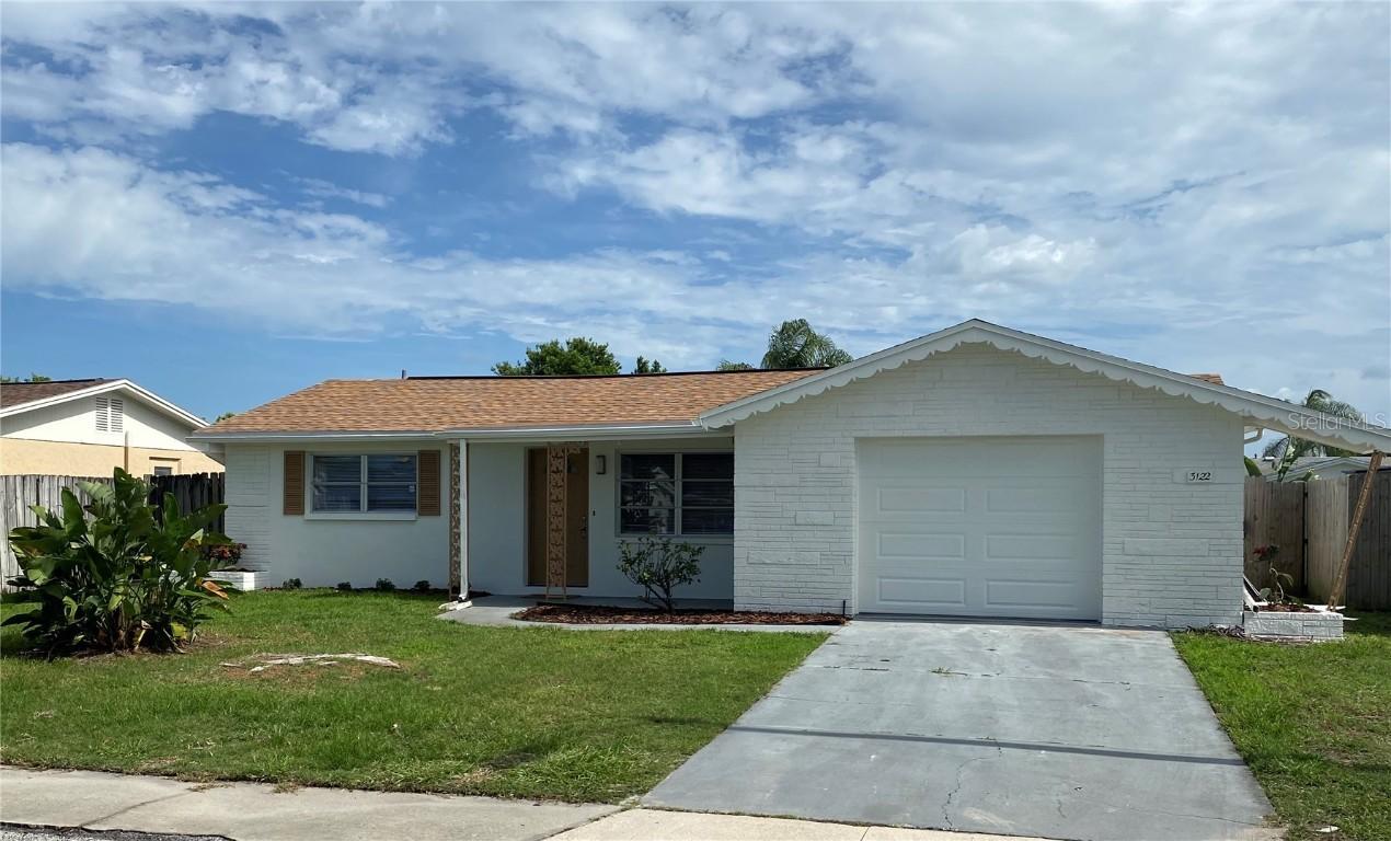 3122 Holiday Lake Dr., Holiday, FL 34691