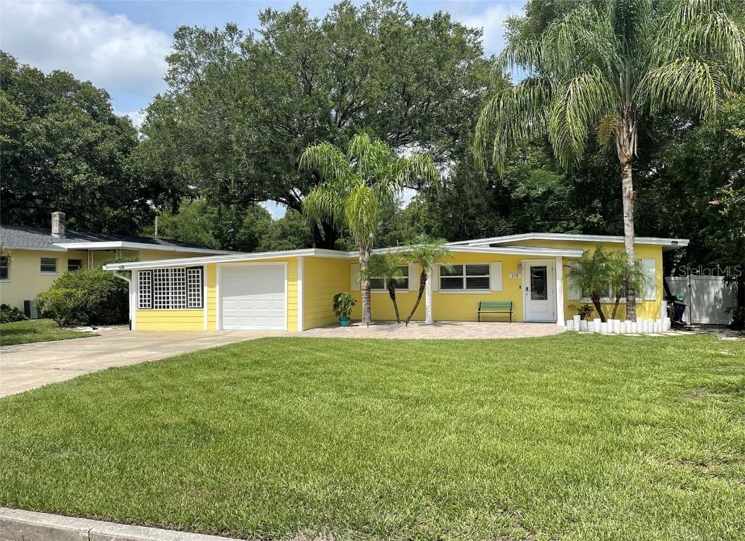 218 Virginia Dr., Winter Garden, FL 34787