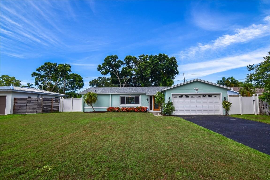 5830 Bayshore Dr., Seminole, FL 33772