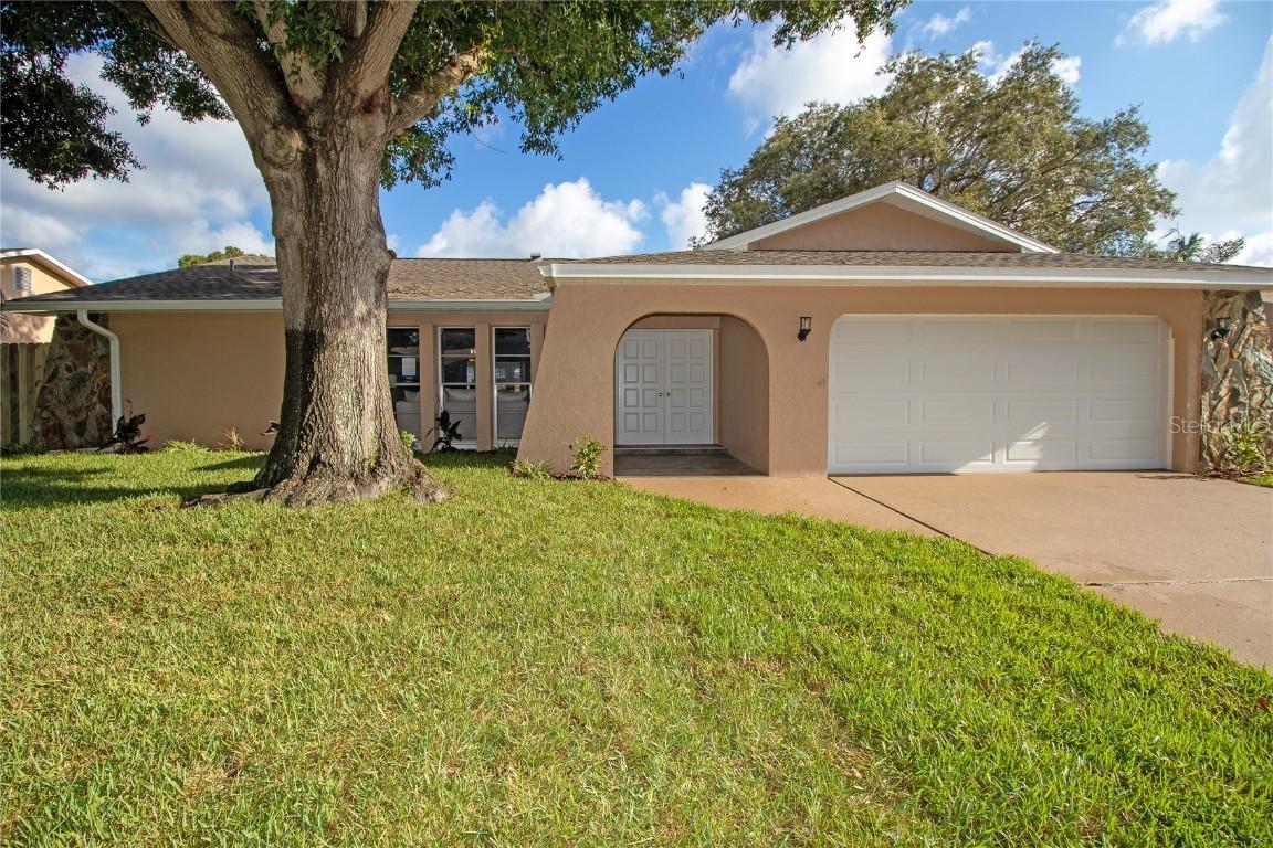 8609 Pinetree Dr., Seminole, FL 33772