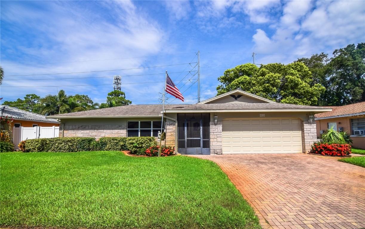 8633 Pinetree Dr., Seminole, FL 33772