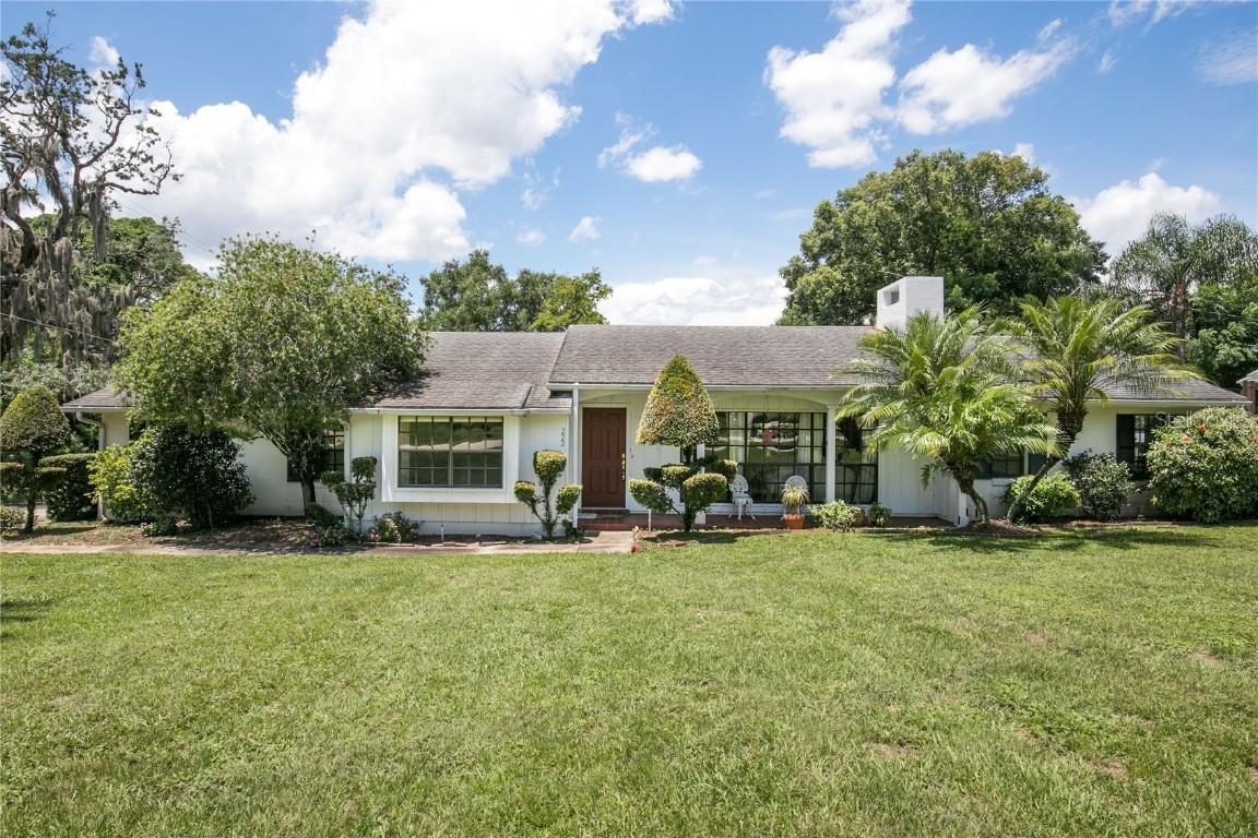 2226 Country Club Rd., Eustis, FL 32726