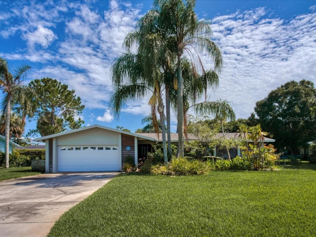 821 Jacaranda Dr., Largo, FL 33770