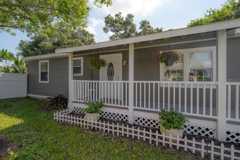 9447 Alston Dr., Largo, FL 33773