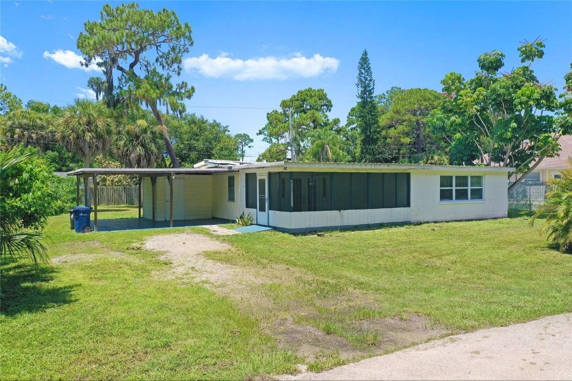 739 Palmetto St., Englewood, FL 34223