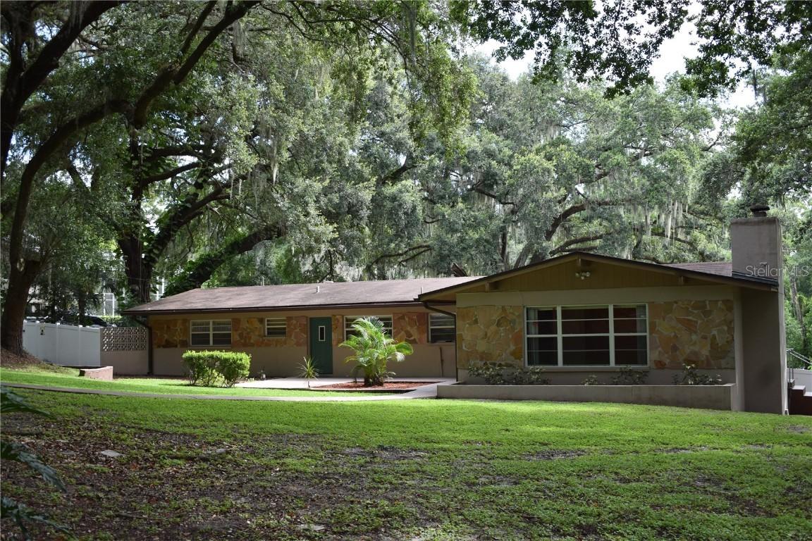 1205 Lakewood Dr., Brandon, FL 33510