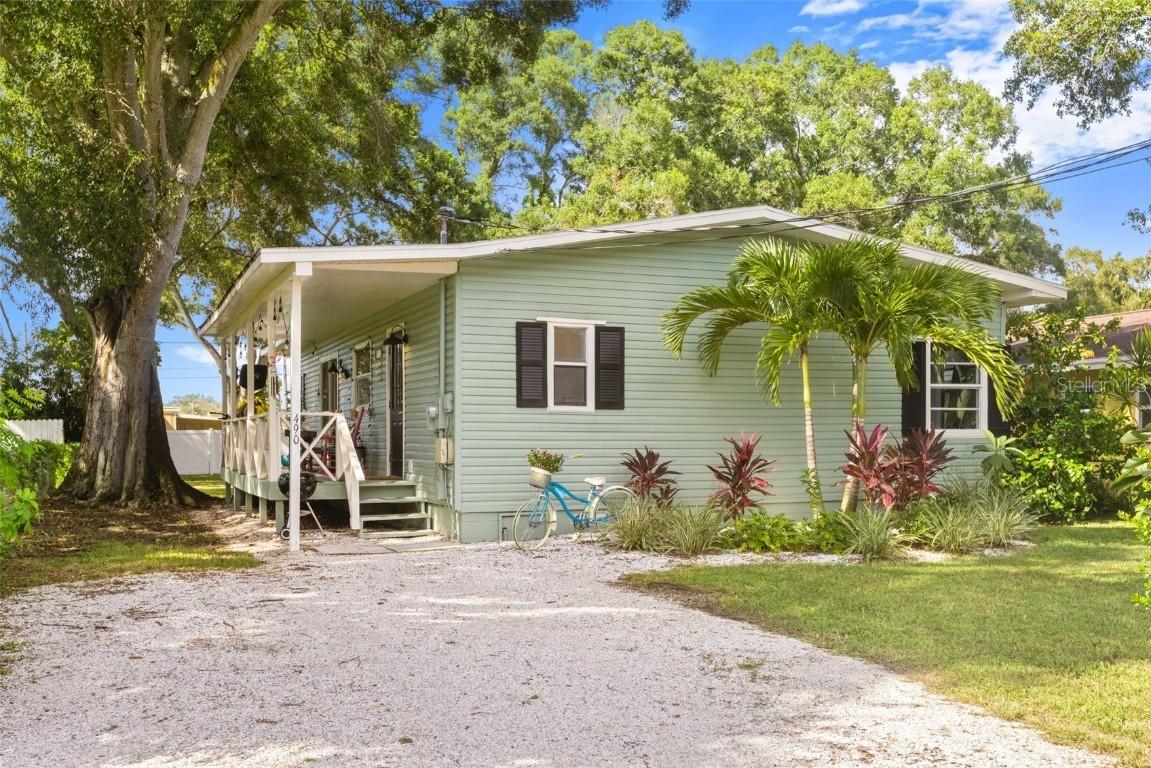 490 Stremma Rd., Largo, FL 33770