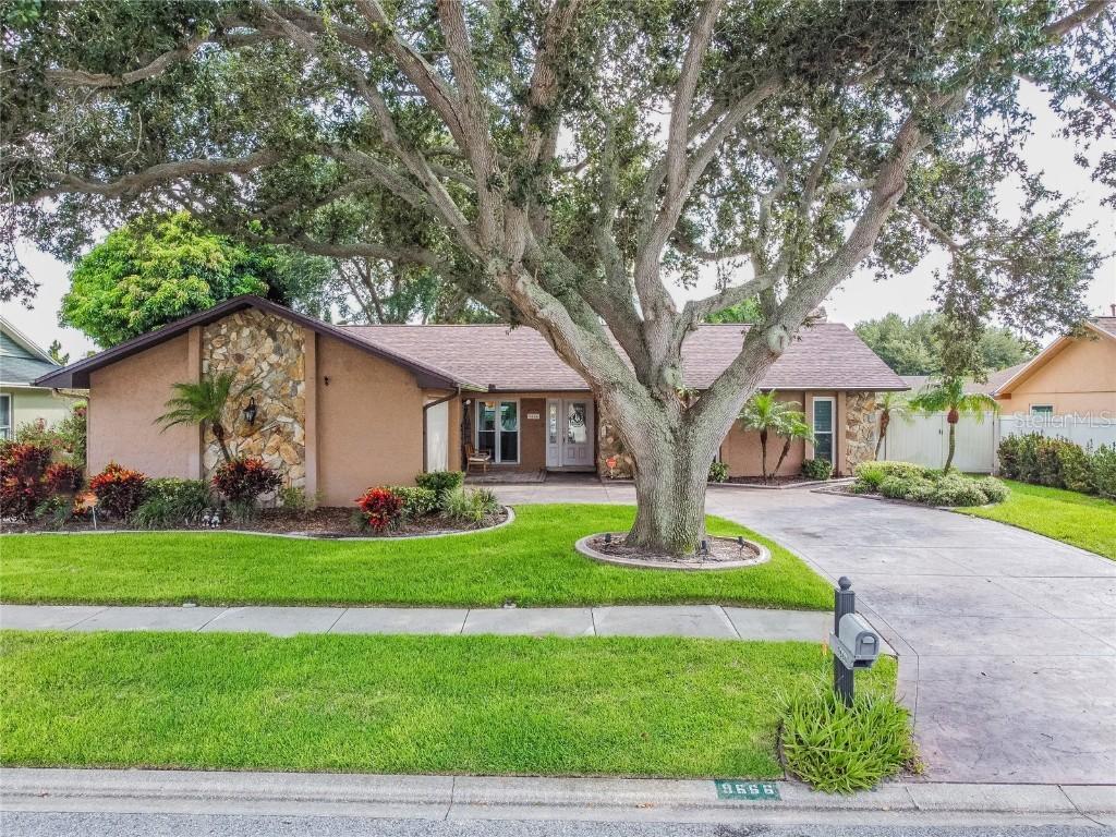 9666 108th Ave., Largo, FL 33773