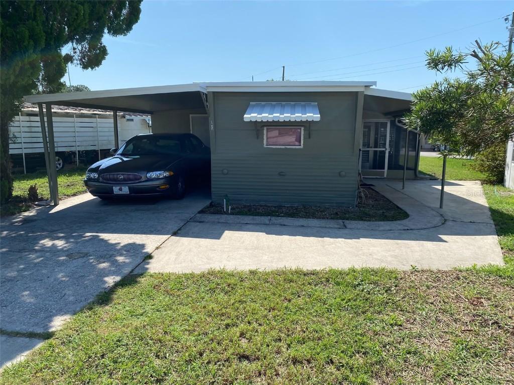 1429 County Rd., Tavares, FL 32778
