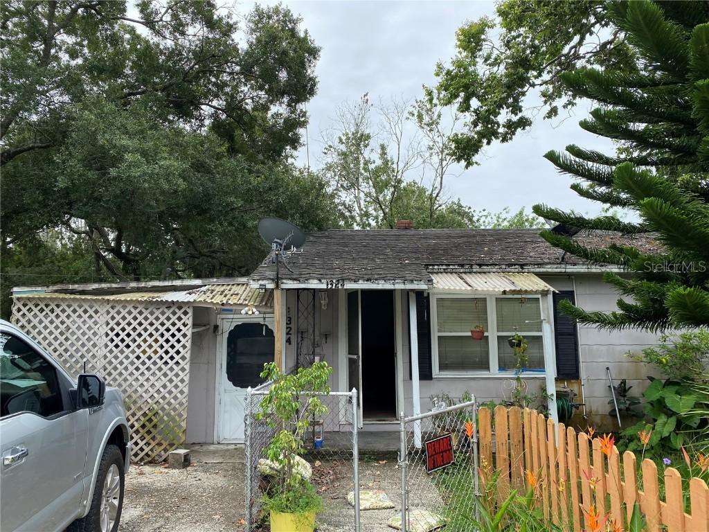 1324 30th Ave., Bradenton, FL 34208