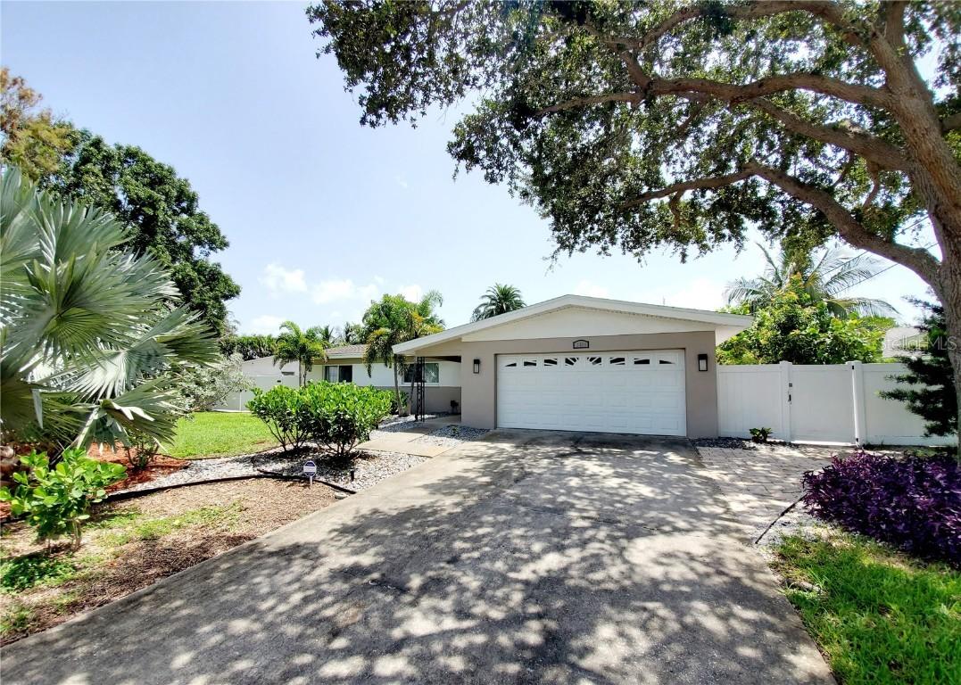 3464 Manatee Dr., St Petersburg, FL 33705