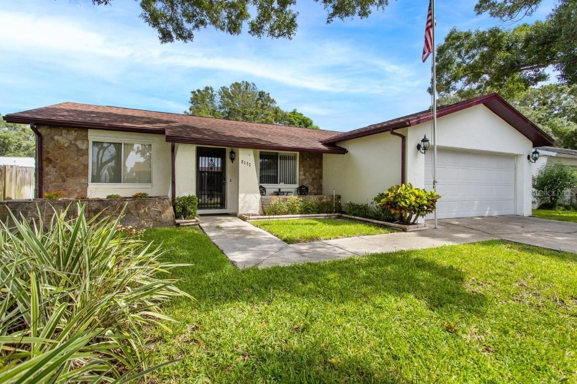 8137 Candlewoode Dr., Largo, FL 33773