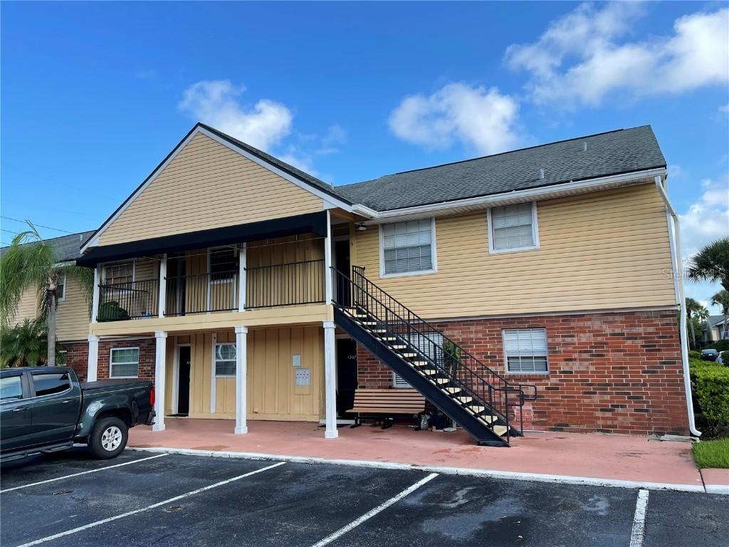 200 Country Club Dr. #1208, Largo, FL 33771
