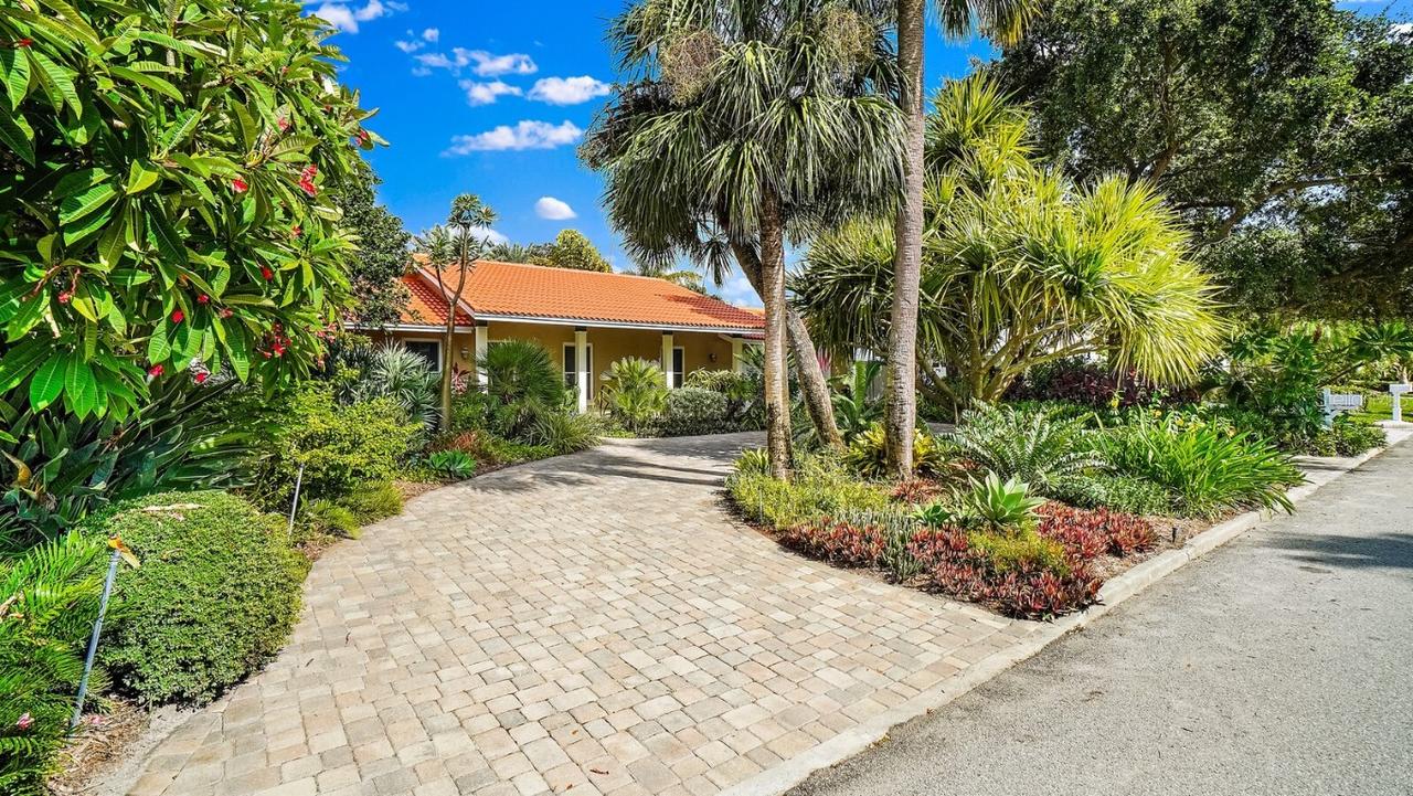 1125 3rd Ave., Tierra Verde, FL 33715