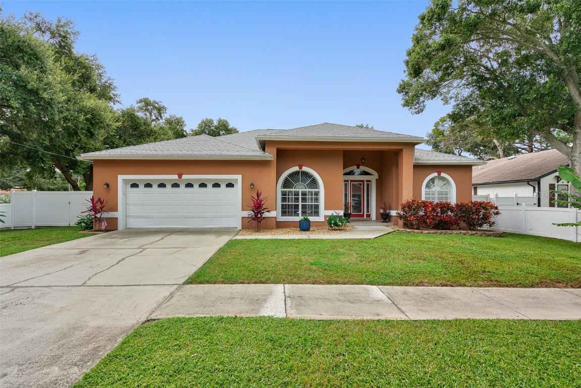 13704 Oak Forest Blvd., Seminole, FL 33776