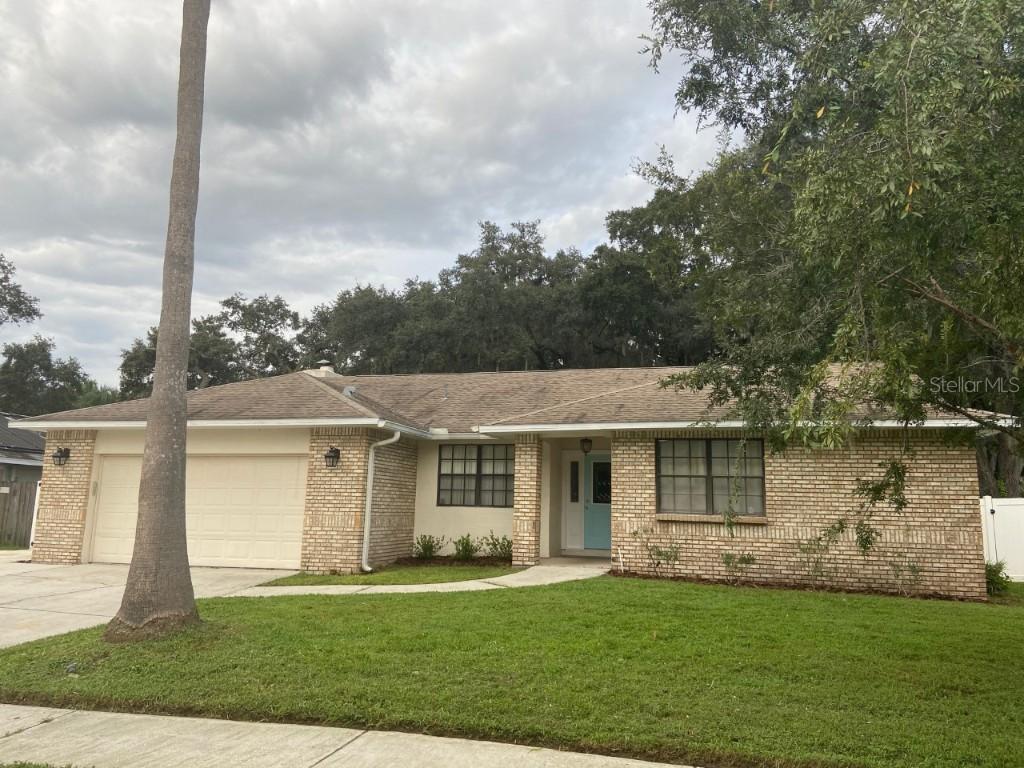 704 Pinewalk Dr., Brandon, FL 33510