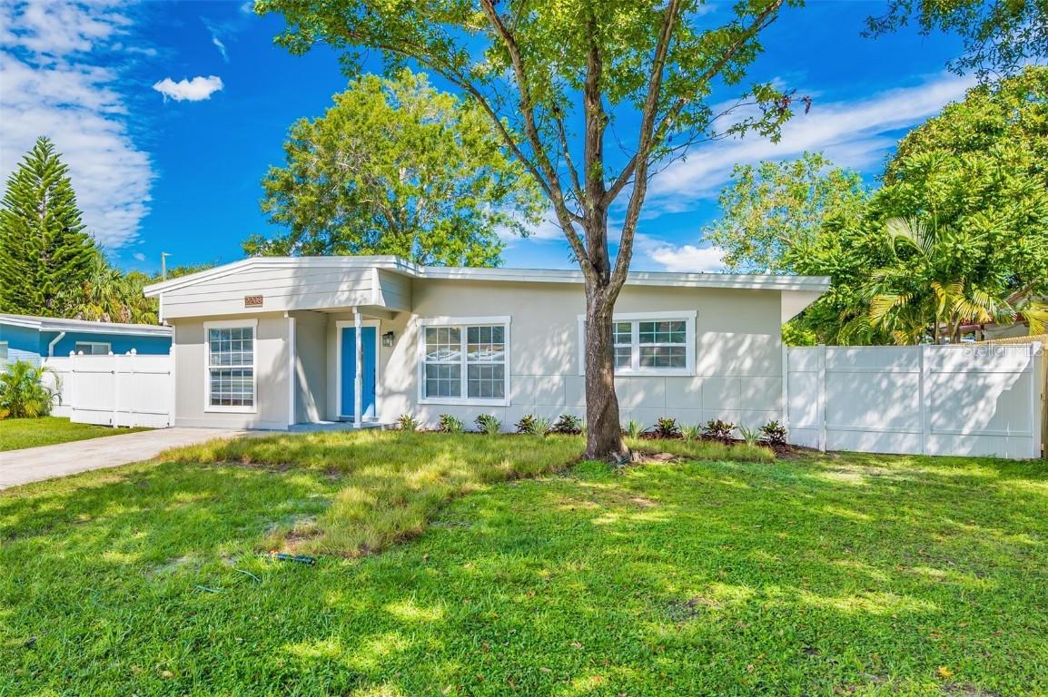 2208 Euclid Cir., Clearwater, FL 33764