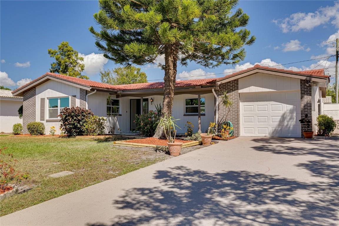 2048 W Ridge Dr., Clearwater, FL 33763