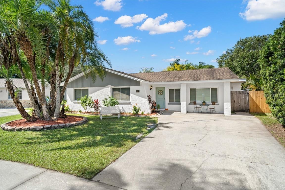 9222 92nd St., Seminole, FL 33777