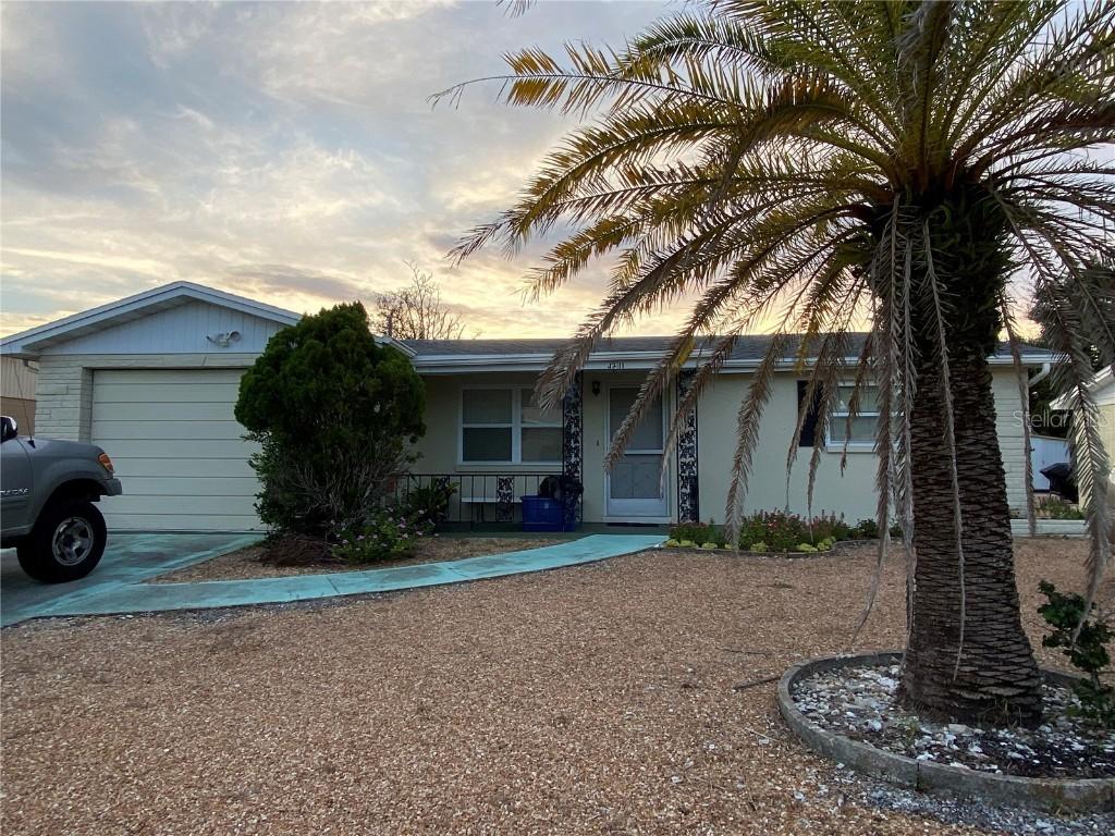 1211 Jennings Dr, Holiday, FL 34690