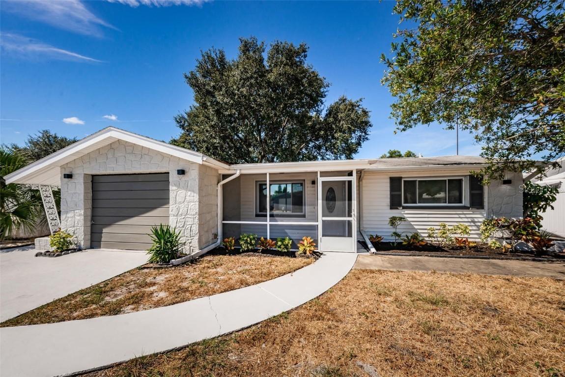 1025 Maybury Dr., Holiday, FL 34691