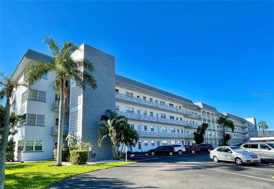 3018 59th St. #205, Gulfport, FL 33707