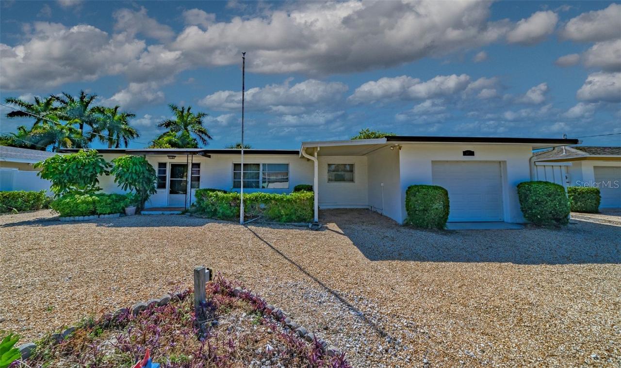 407 41st Ave., St Pete Beach, FL 33706