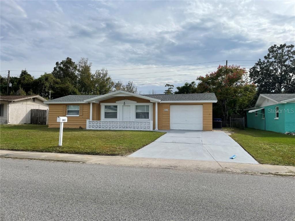 3920 Beacon Square Dr., Holiday, FL 34691