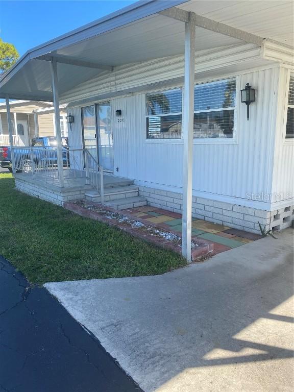 220 Carol Dr., Seminole, FL 33772