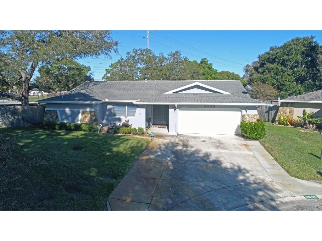 8645 Pinetree Dr., Seminole, FL 33772