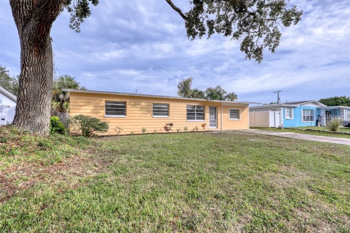 8013 Cornwall Ln., Tampa, FL 33615
