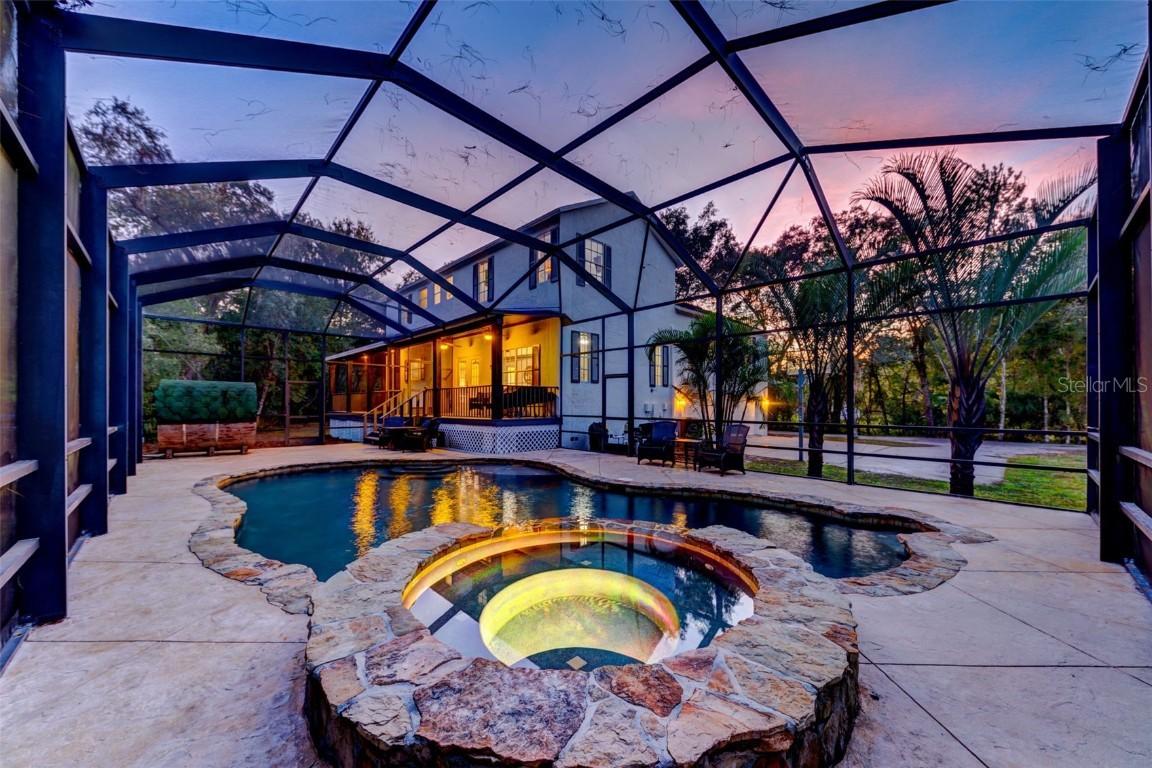 1355 E Lake Dr., Tarpon Springs, FL 34688