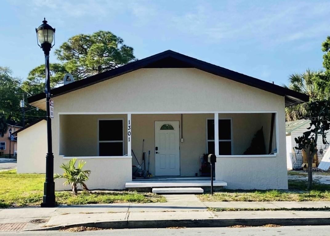 1301 11th Ave., Bradenton, FL 34205