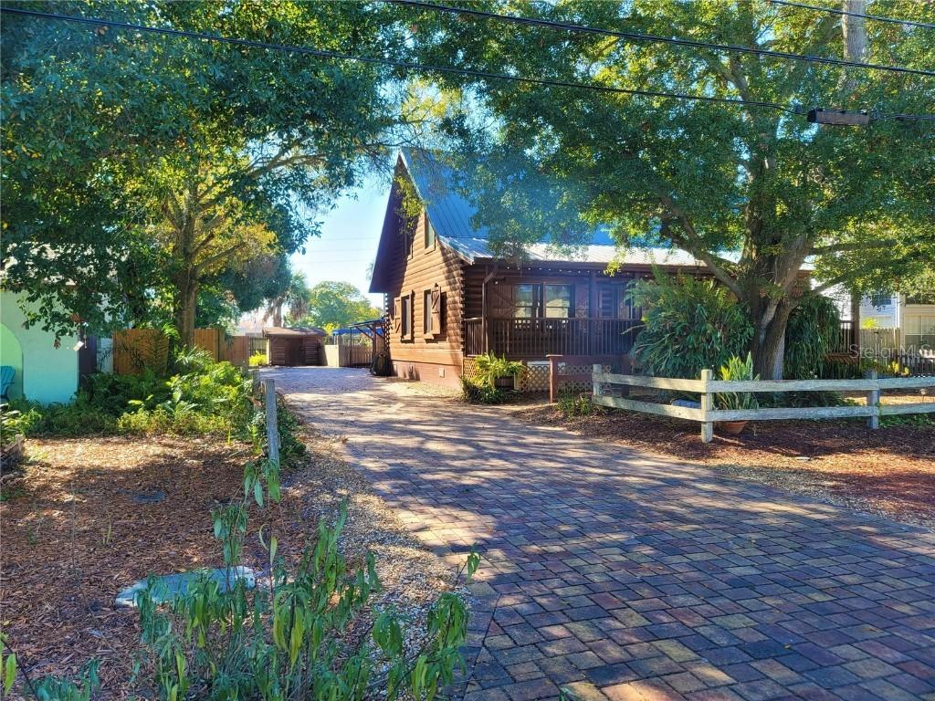 13072 88th Ave., Seminole, FL 33776