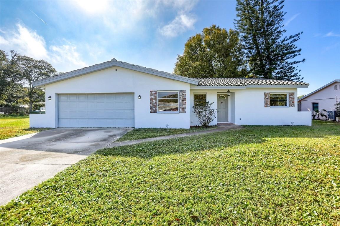 2600 Sunny Breeze Ave., Largo, FL 33770