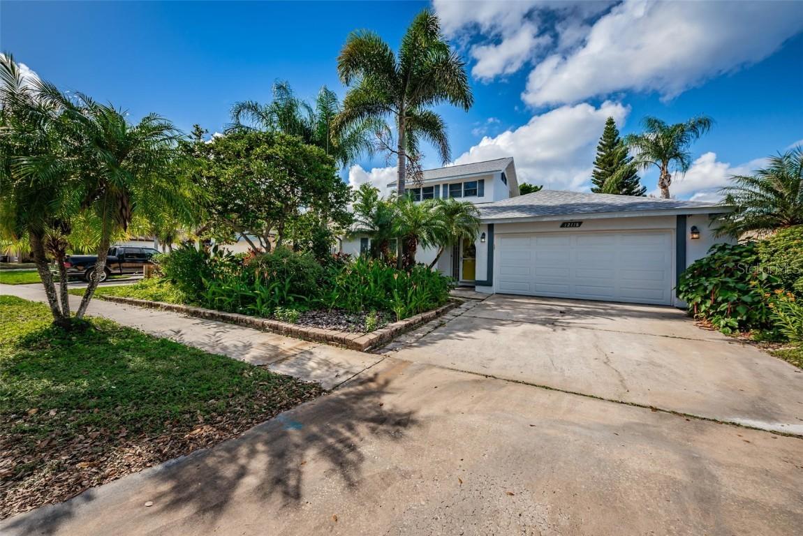 12118 72nd Way, Largo, FL 33773