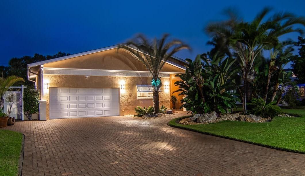 10206 3rd St., Treasure Island, FL 33706